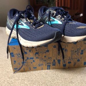 Brooks shoes